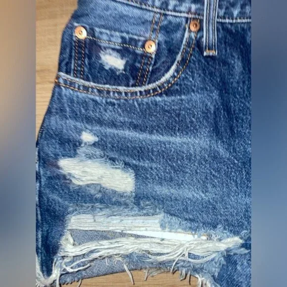 Levi Denim Short Shorts - Picture 4 of 6